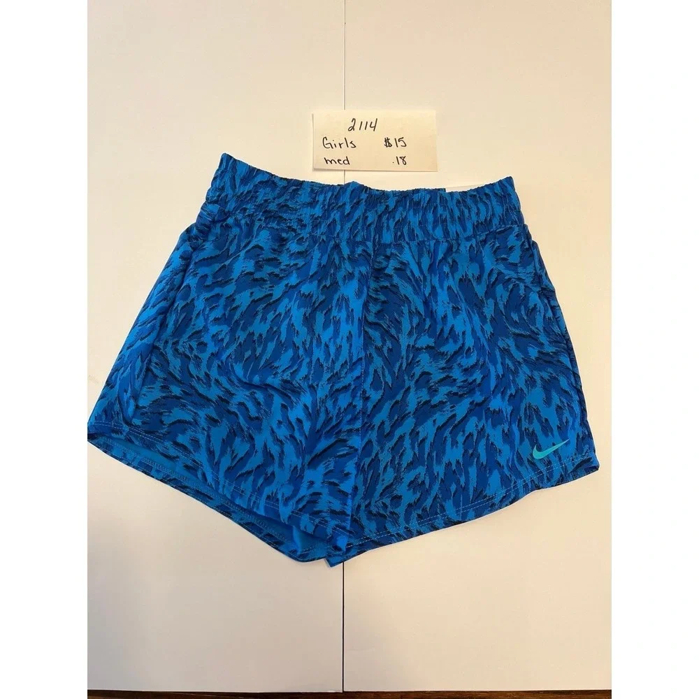 Girls med nike shorts (2114)